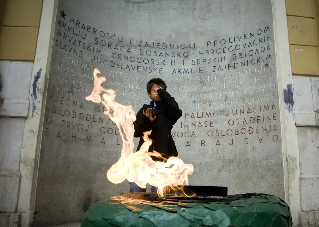 Roma in Bosnia and the Unfinished Violence of the 1990s